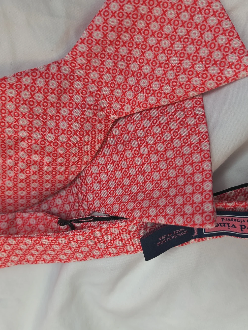Vineyard Vines Pink XOXO Hugs & Kisses Silk Bow Tie Valentine's Day Preppy